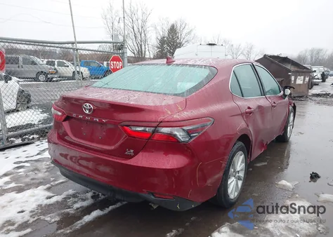 2022 Toyota Camry Le Awd z USA, uszkodzony, nr VIN 4T1R11BK1NU061233